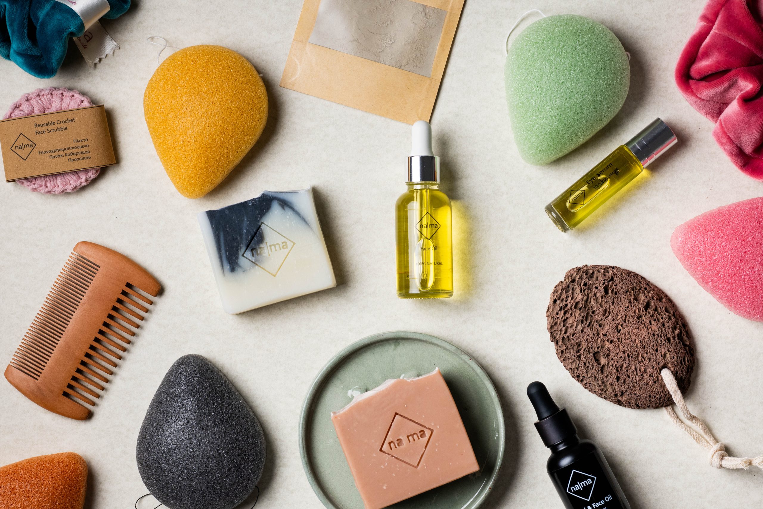 φωτογραφία με διάφορα προϊόντα Nama Freshlymade